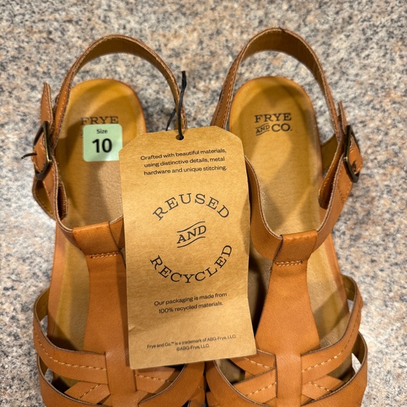 Frye and Co. Meenah Woven Strappy Sandals. Sz 10 - Picture 2 of 7